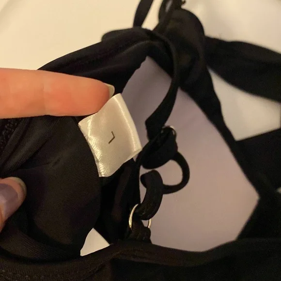 Women’s wrap around black bikini top medium - Picture 4 of 4